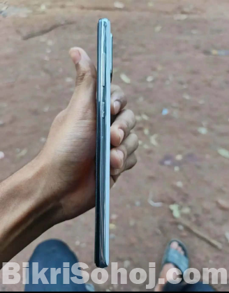 Samsung A71 5G.  8/128